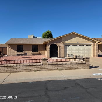 6404 Sunnyslope Ln, Glendale, AZ 85302