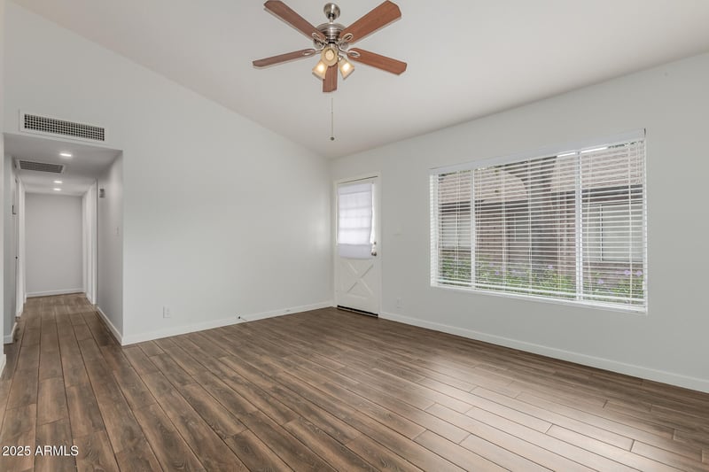 6406 Lakeshore Dr #D, Tempe, AZ 85283