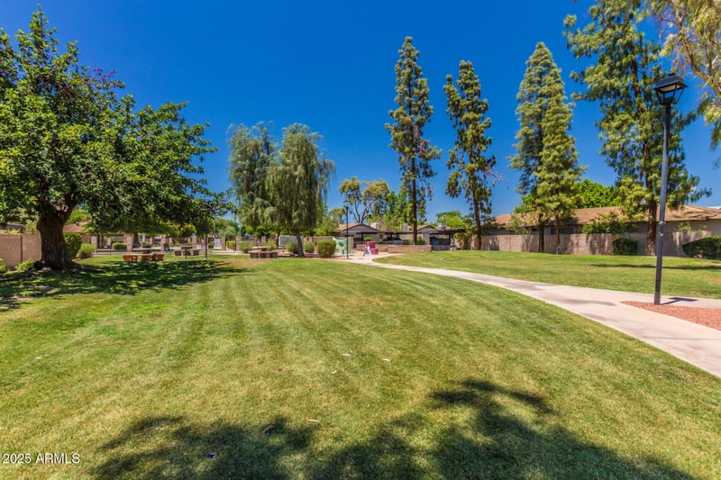 6406 Lakeshore Dr #D, Tempe, AZ 85283