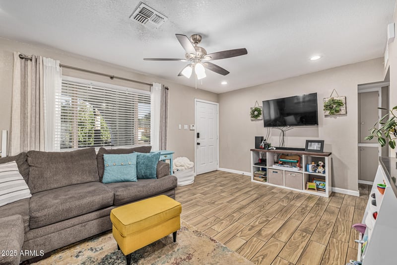 6407 Aspen Ave, Mesa, AZ 85206