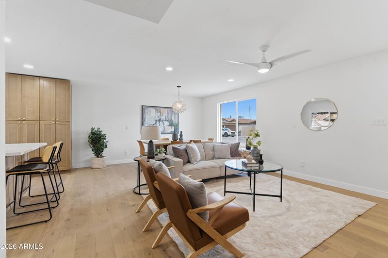 6408 W Avalon Dr, Phoenix, AZ 85033