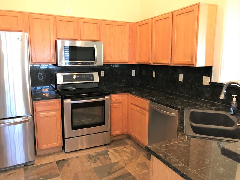 6408 W Saddlehorn Rd, Phoenix, AZ 85083