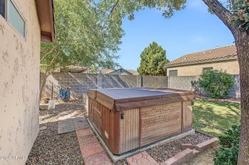6409 N 84th Ln, Glendale, AZ 85305