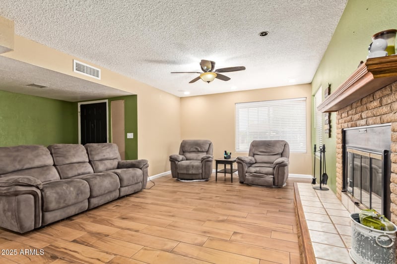 6409 Poinsettia Dr, Glendale, AZ 85304