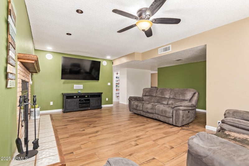 6409 Poinsettia Dr, Glendale, AZ 85304