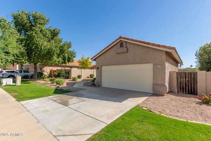 6409 Redmont Dr, Mesa, AZ 85215