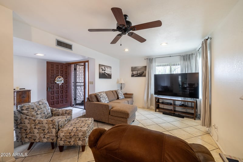 6409 Riviera Dr, Glendale, AZ 85304