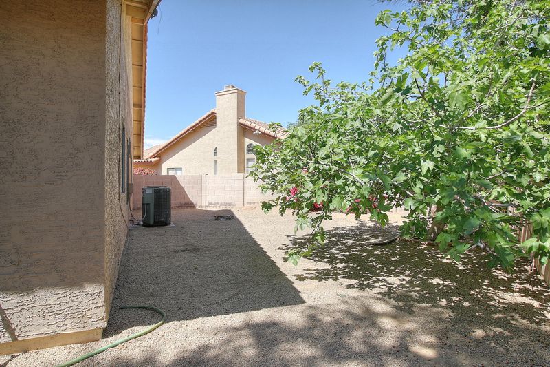 641 S Scallop Dr, Gilbert, AZ 85233