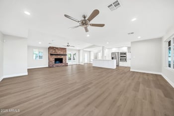 641 W Linger Ln, Phoenix, AZ 85021
