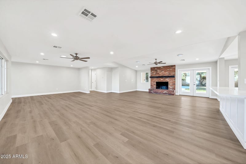 641 W Linger Ln, Phoenix, AZ 85021