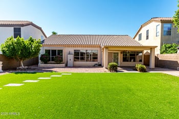 6410 Buckskin Trl, Phoenix, AZ 85083