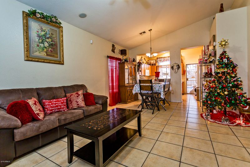 6411 W Gross Ave, Phoenix, AZ 85043