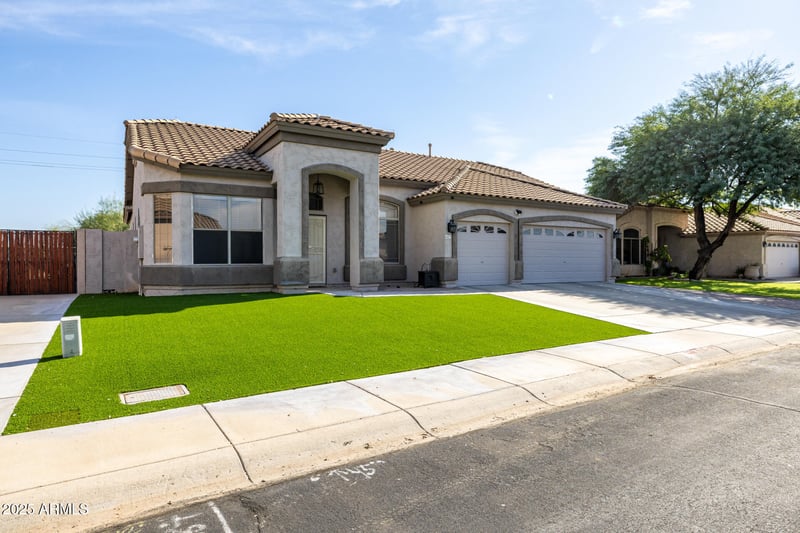 6413 83rd Dr, Glendale, AZ 85305