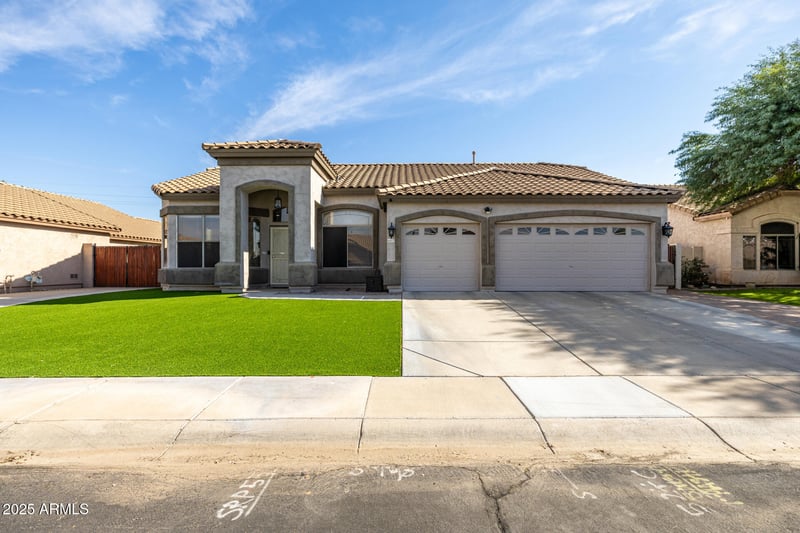 6413 83rd Dr, Glendale, AZ 85305