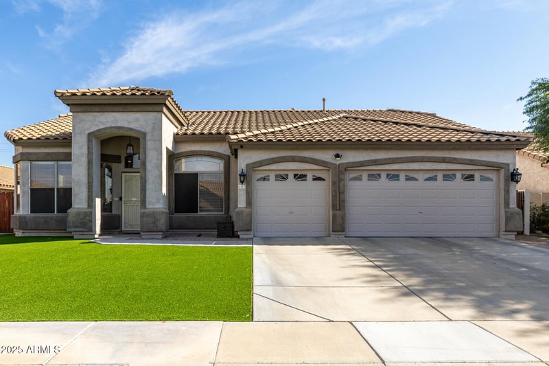 6413 83rd Dr, Glendale, AZ 85305