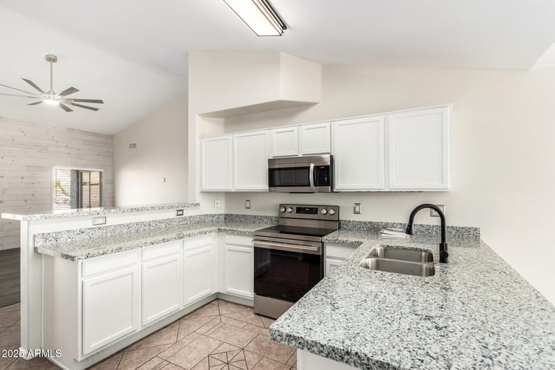 6414 Briles Rd, Phoenix, AZ 85083