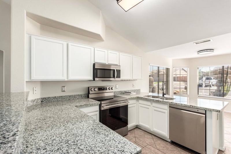 6414 Briles Rd, Phoenix, AZ 85083