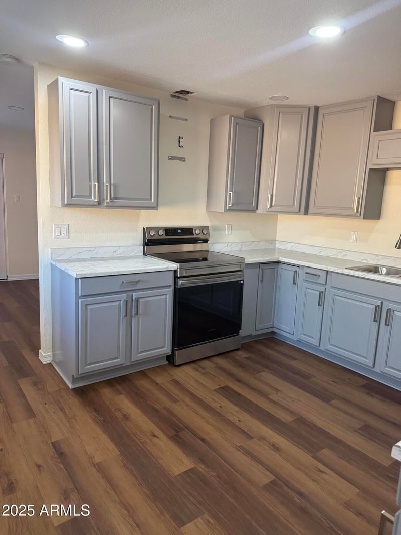 6415 Montezuma St, Phoenix, AZ 85041