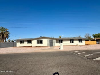 6415 Montezuma St, Phoenix, AZ 85041