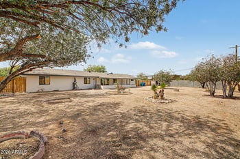 6416 E Holiday Dr, Mesa, AZ 85215