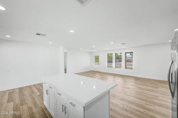6416 E Holiday Dr, Mesa, AZ 85215