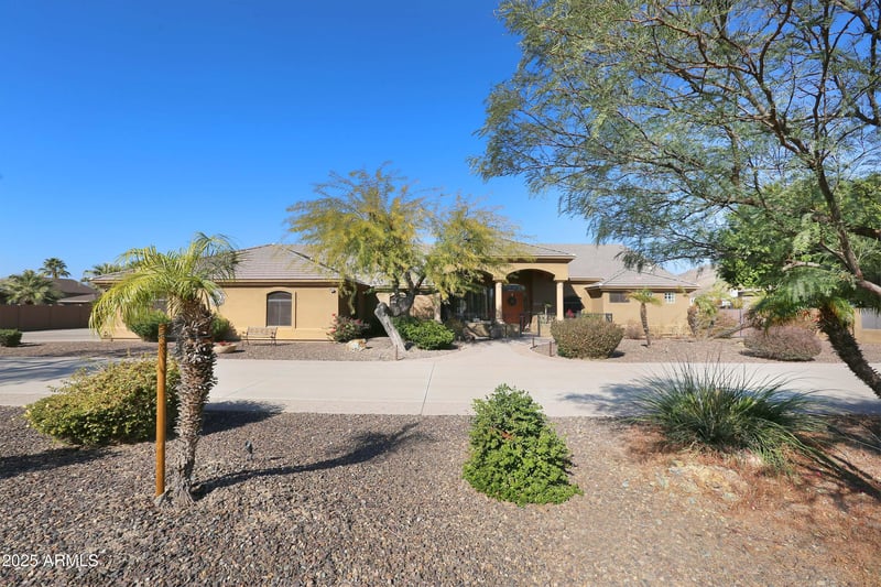 6416 Parkside Ln, Glendale, AZ 85310
