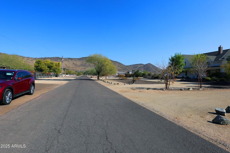 6416 Parkside Ln, Glendale, AZ 85310