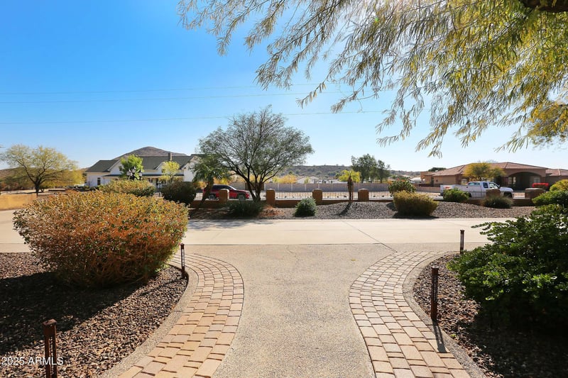 6416 Parkside Ln, Glendale, AZ 85310