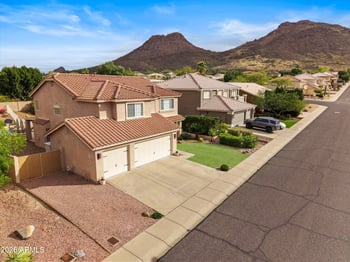 6416 Range Mule Dr, Phoenix, AZ 85083