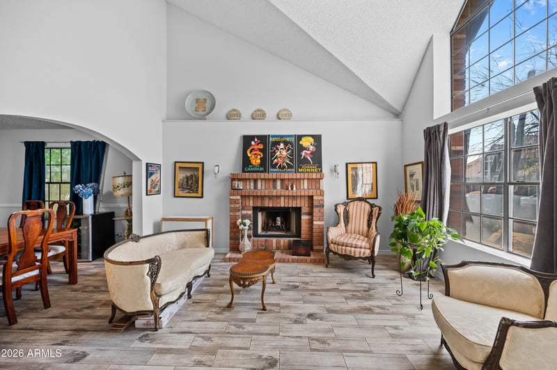 6416 W Shangri La Rd, Glendale, AZ 85304