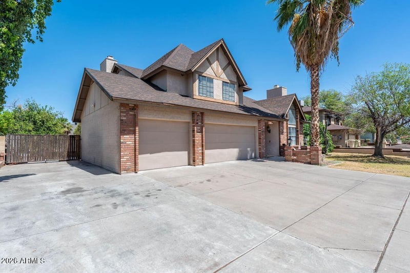 6416 W Shangri La Rd, Glendale, AZ 85304