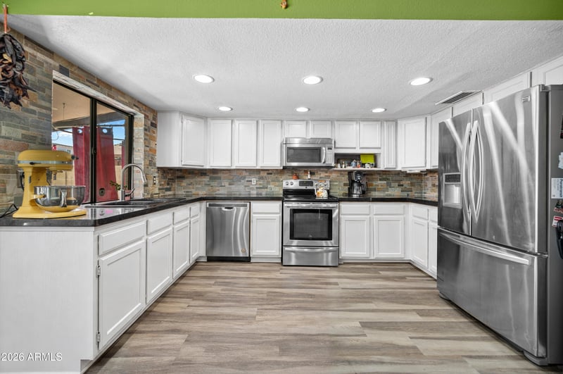 6416 W Shangri La Rd, Glendale, AZ 85304