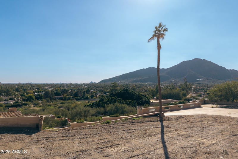 6418 E Joshua Tree Ln #2, Paradise Valley, AZ 85253