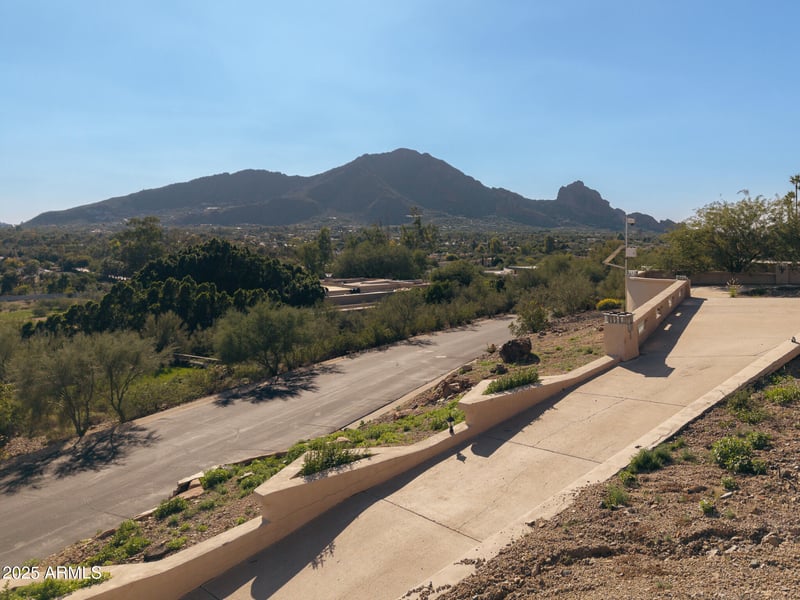 6418 E Joshua Tree Ln #2, Paradise Valley, AZ 85253