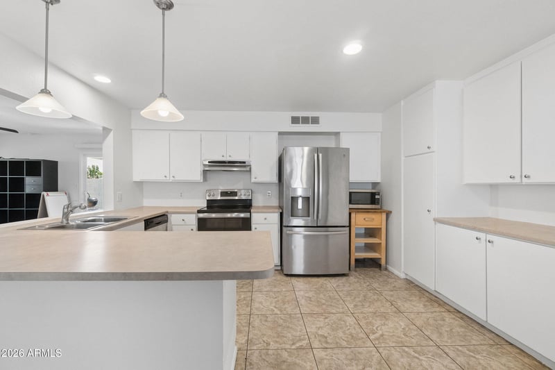 642 W Magdalena Dr, Tempe, AZ 85283