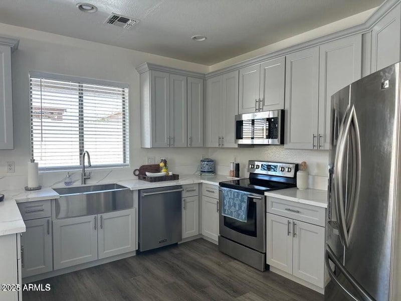 6421 23rd Dr, Phoenix, AZ 85041