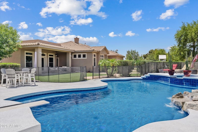 6422 S Crestview Ct, Gilbert, AZ 85298