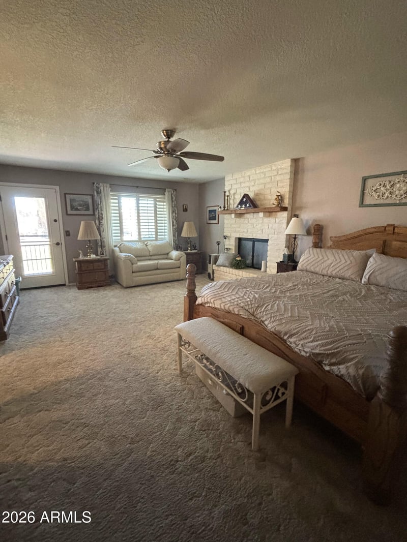 6422 W Villa Theresa Dr, Glendale, AZ 85308