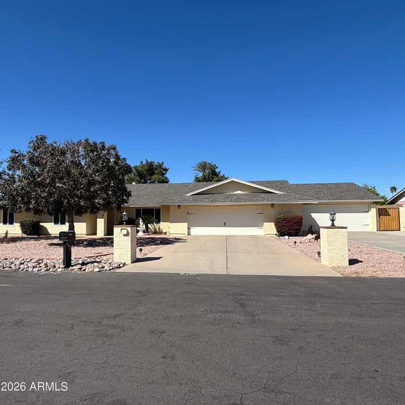 6422 W Villa Theresa Dr, Glendale, AZ 85308