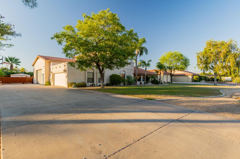 6422 W Wagoner Rd, Glendale, AZ 85308