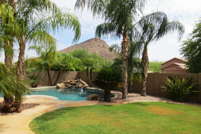 6423 W Maya Way, Phoenix, AZ 85083