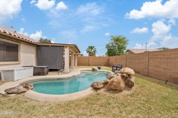 6425 Magnolia St, Phoenix, AZ 85043