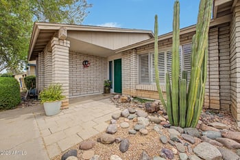 6425 Mission Ln, Glendale, AZ 85302