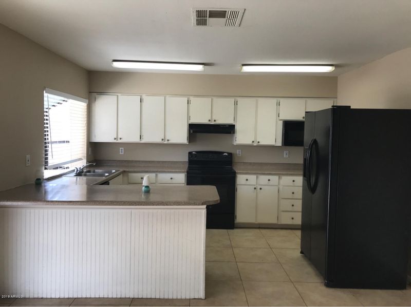 6425 W Hatcher Rd, Glendale, AZ 85302