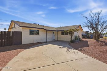 6425 W Rose Ln, Glendale, AZ 85301