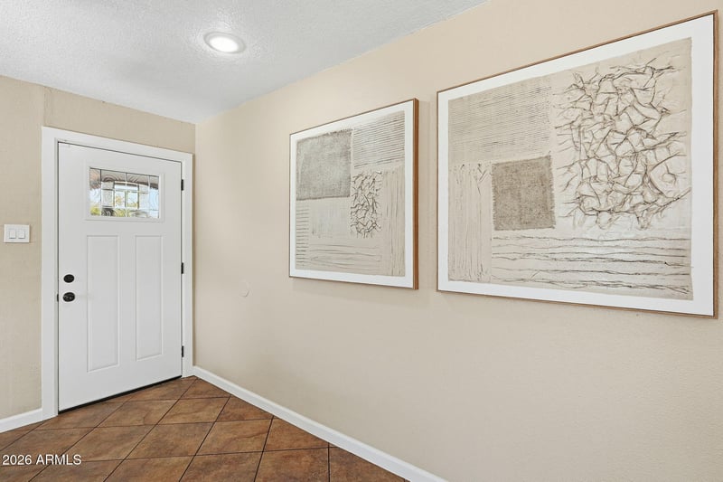6425 W Rose Ln, Glendale, AZ 85301