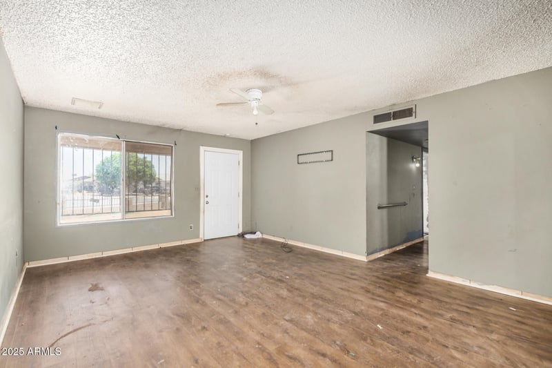 6426 Mulberry Dr, Phoenix, AZ 85033