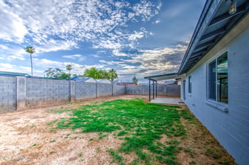 6427 Lawrence Rd, Glendale, AZ 85301