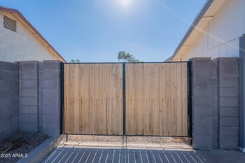 643 92nd Pl, Mesa, AZ 85207