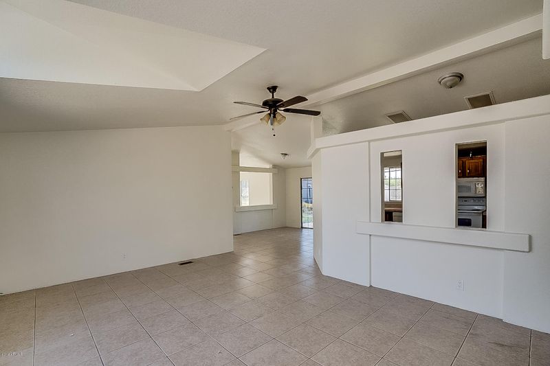 643 N Valley Dr, Apache Junction, AZ 85120